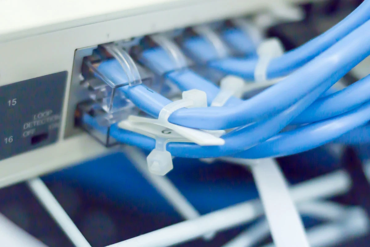 LAN工事・パソコン配線｜電気工事ツジ｜オール電化 各種電気工事一式